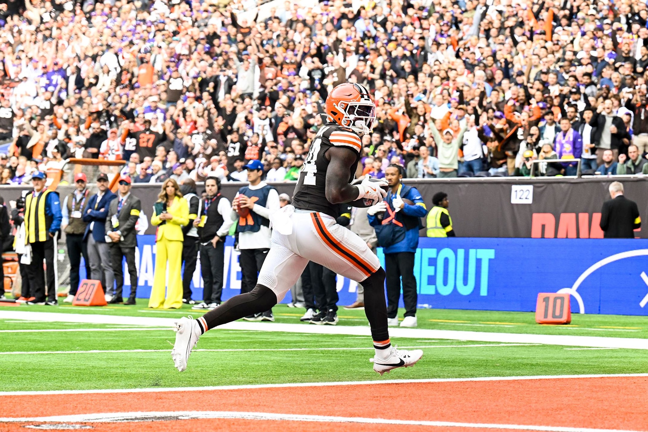Browns tight end Harold Fannin Jr. scores his first career touchdown in a Week 5 loss to the Minnesota Vikings in the 2025 NFL season.