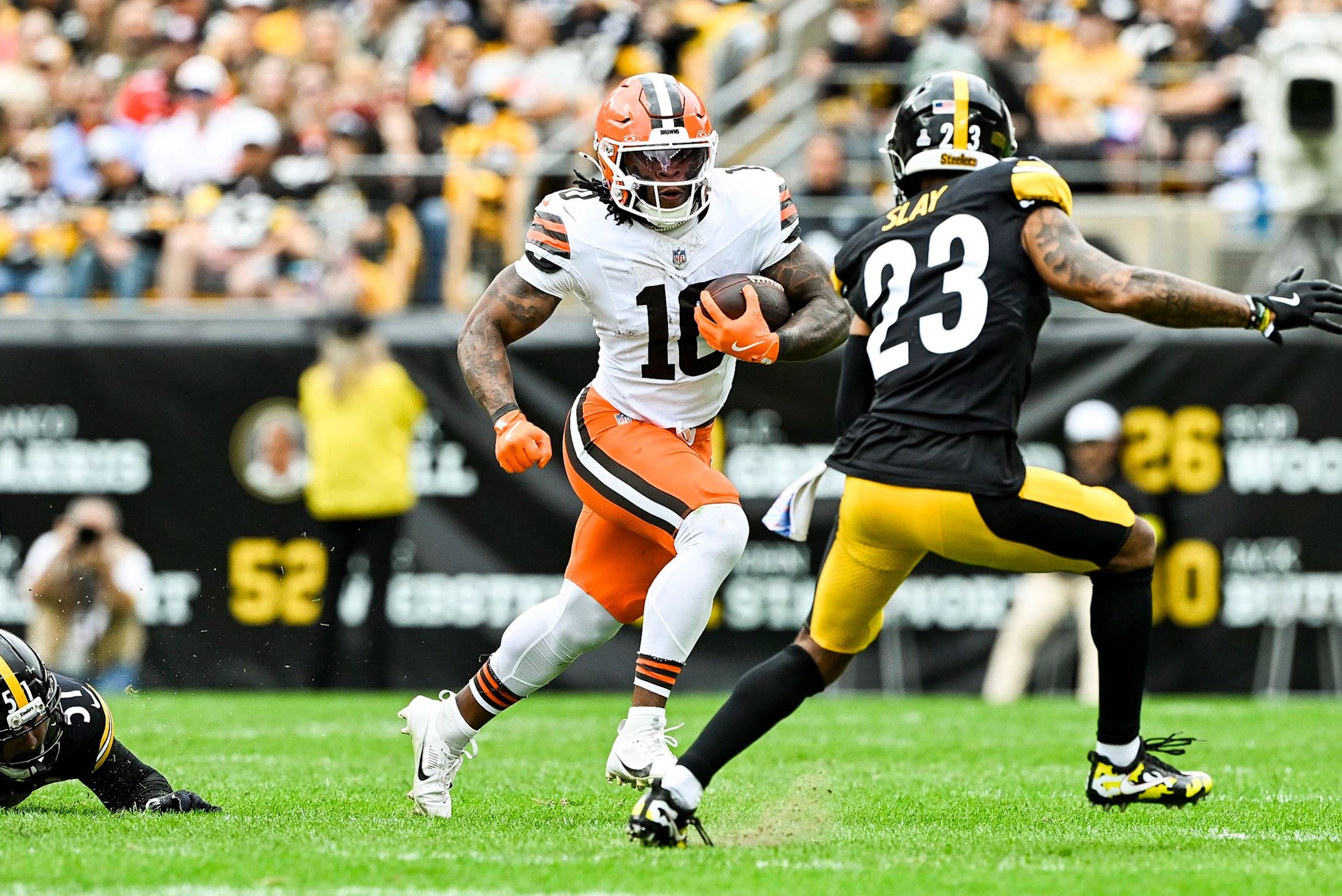 Browns running back Quinshon Judkins runs the ball in a loss to the Steelers in Week 6 of the 2025 NFL season.