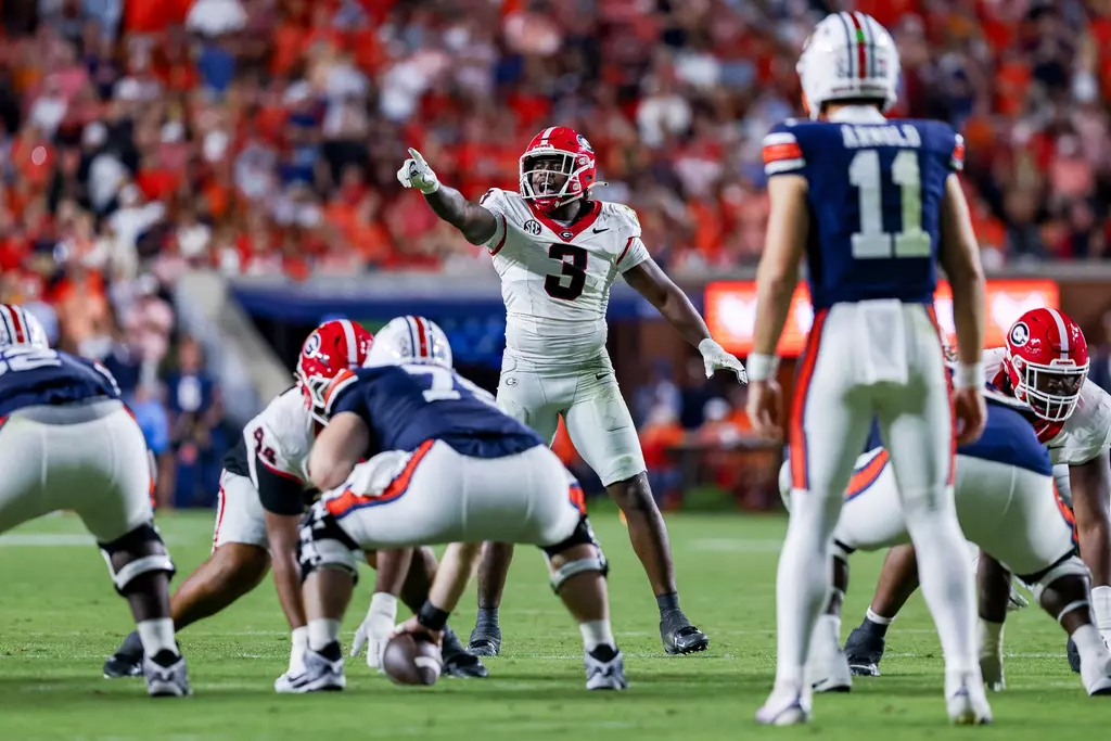 Georgia linebacker CJ Allen calls out a signal before the play in a game versus Auburn during the 2025 college football season.