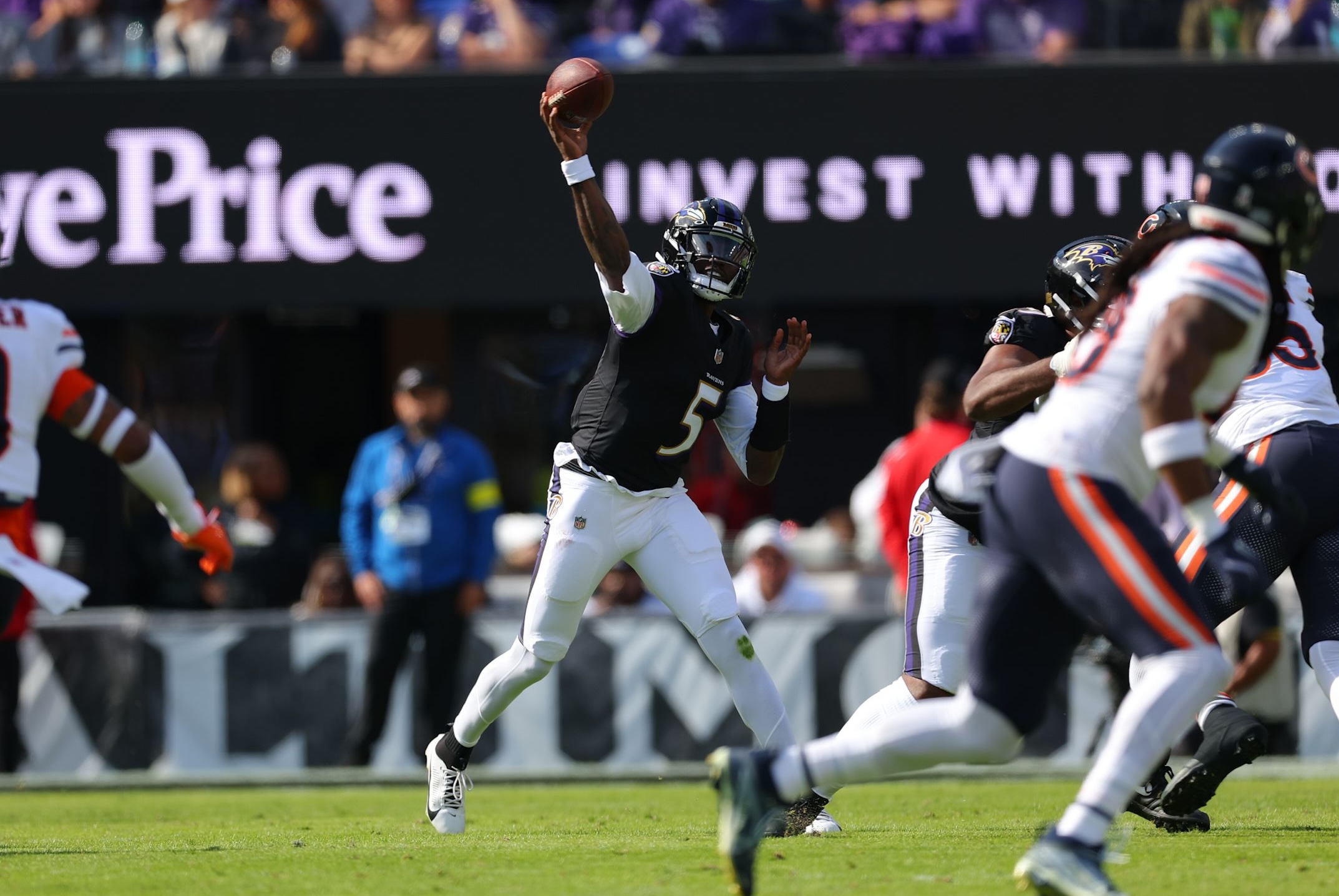 Ravens quarterback Tyler Huntley throws a pass in a win over the Bears during the 2025 NFL season.